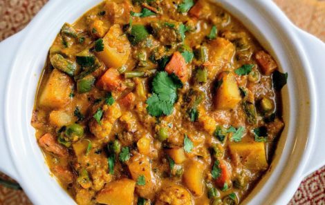 Veg Masala, Steamed Rice & Spiced Spinach Potato*